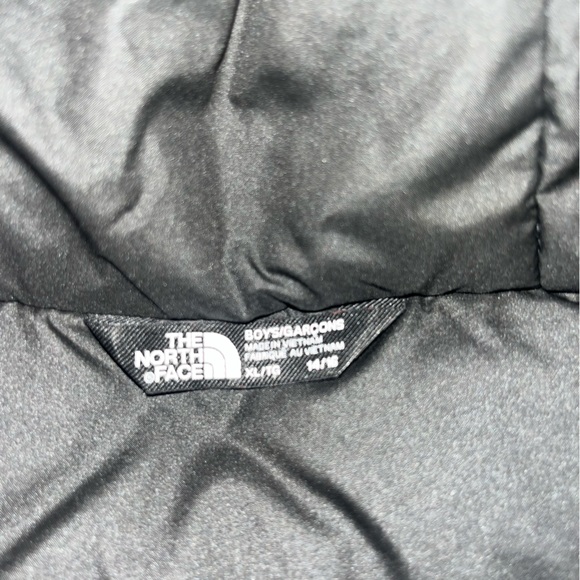SOLD ON Ⓜ️ North face jacket - Picture 6 of 10